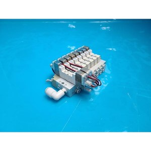 Válvula Solenoide Neumática de 3 Puertos SMC SYJ314M-5L0U+SYJ3233-5L0U, Usada, Piezas de Equipos Semiconductores Legacy - Product Image 1