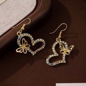 ต่างหูเพชรรูปทรงใหม่ ดีไซน์ผีเสื้อทันสมัย สไตล์เกาหลี ดงแดมุน คุณภาพสูง โลหะผสมทองแดง ประดับมุก ดอกไม้ สำหรับงานศาสนาและงานปาร์ตี้ - Product Image 5