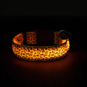 조정 가능한 <span class=keywords><strong>LED</strong></span> 개 목걸이 충전식 분실 방지 야간 깜박임 조명 우아한 간단한 솔리드 나일론 반사 현대 럭셔리 - Product Image 5