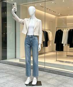 Mannequin féminin COLIN-2 <span class=keywords><strong>sans</strong></span> <span class=keywords><strong>visage</strong></span> en fibre de verre, avec fonction de contrôle gestuel pour selfies, idéal pour les boutiques de vêtements - Product Image 6