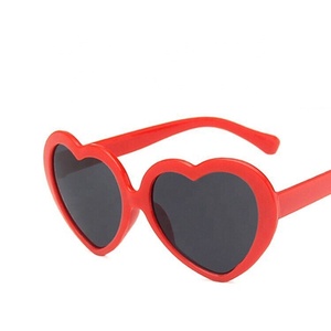 Campione gratuito simpatici occhiali da sole personalizzati a forma di cuore per bambini Unisex 2017 - Product Image 2