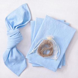 Nappe et serviettes en lin jetables brodées à la main, classiques et intemporelles, pour une table de repas luxueuse et traditionnelle, personnalisables - Product Image 5