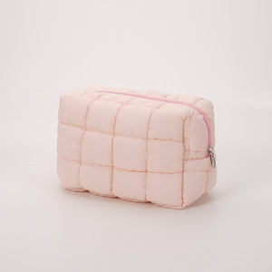 Borsa per il trucco in Nylon trapuntato con imbottitura a griglia a bolle, spaziosa custodia quadrata per articoli da toeletta e cosmetici - Product Image 3