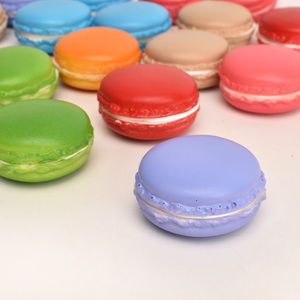 Lindo Llavero Redondo con Forma de Macaron, Modelo Realista de PU Artificial, Duradero, con Temática de Pastel 3D, Recuerdo de Año Nuevo - Product Image 4