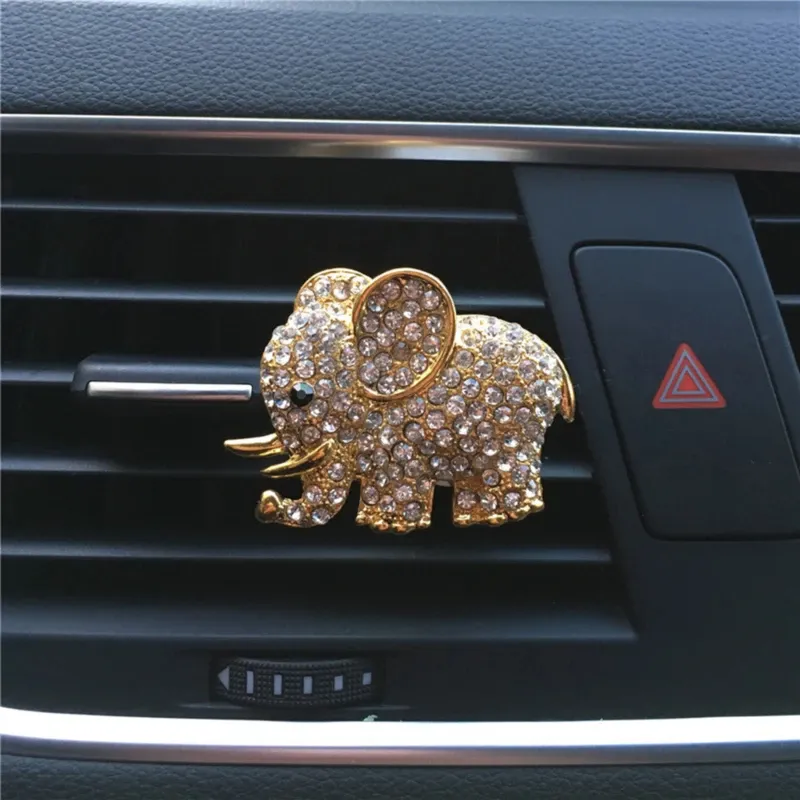 Décoration intérieure de voiture Diamant Crystal Elephant Clip de parfum pour climatiseur de voiture Clip d'aromathérapie pour voiture