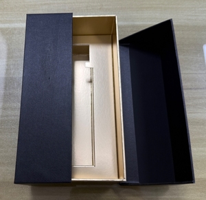 Elegante Caja de Perfume de Papel Negro con Logotipo en Lámina Plateada para un Aspecto Sofisticado y Lujoso, Caja de Papel Negra para Perfume - Product Image 4