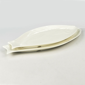 Plato de Sushi con Forma de Pez de Melamina de 13x6 Pulgadas para Servir Comida Japonesa, Ideal para Sushi y Dim Sum Asiáticos - Product Image 6