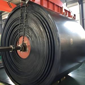 Ayarlanabilir gıda sınıfı kauçuk 1ton yağ isıya dayanıklı 100mm PVC eğimli konveyör bant uzun mesafe siyah yassı bantlı taşıyıcı için - Product Image 3