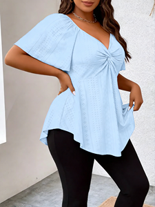 Chemisier Peplum Femme Grande Taille Bleu Clair Col V Torsadé Devant Manches Volantes Broderie Broderie Anglaise Ourlet Asymétrique - Product Image 3
