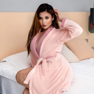 Toalla de Baño de Alta Calidad Diseño Económico Personalizado Batas de Lujo de Terciopelo Coral Conjuntos de Pijama para Mujer - Product Image 2