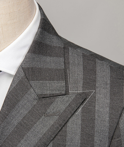 2024 nuovo uomo grigio scuro a righe 2 pezzi Slim Groom Business con risvolto a punta di alta qualità completo doppio petto per uomo - Product Image 3