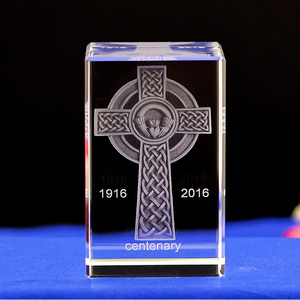 NOUVEAU Jésus Croix en cristal gravée au laser 3D <span class=keywords><strong>Cube</strong></span> en cristal <span class=keywords><strong>personnalisé</strong></span> Photo gravée sur <span class=keywords><strong>verre</strong></span> <span class=keywords><strong>Cube</strong></span> en cristal - Product Image 4