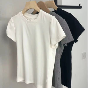 T-shirt da Donna Comoda e Personalizzata, Vestibilità Slim con Maniche Set-in, in Cotone con Cuciture Precise, per Uso Quotidiano in Città e Ufficio - Product Image 1