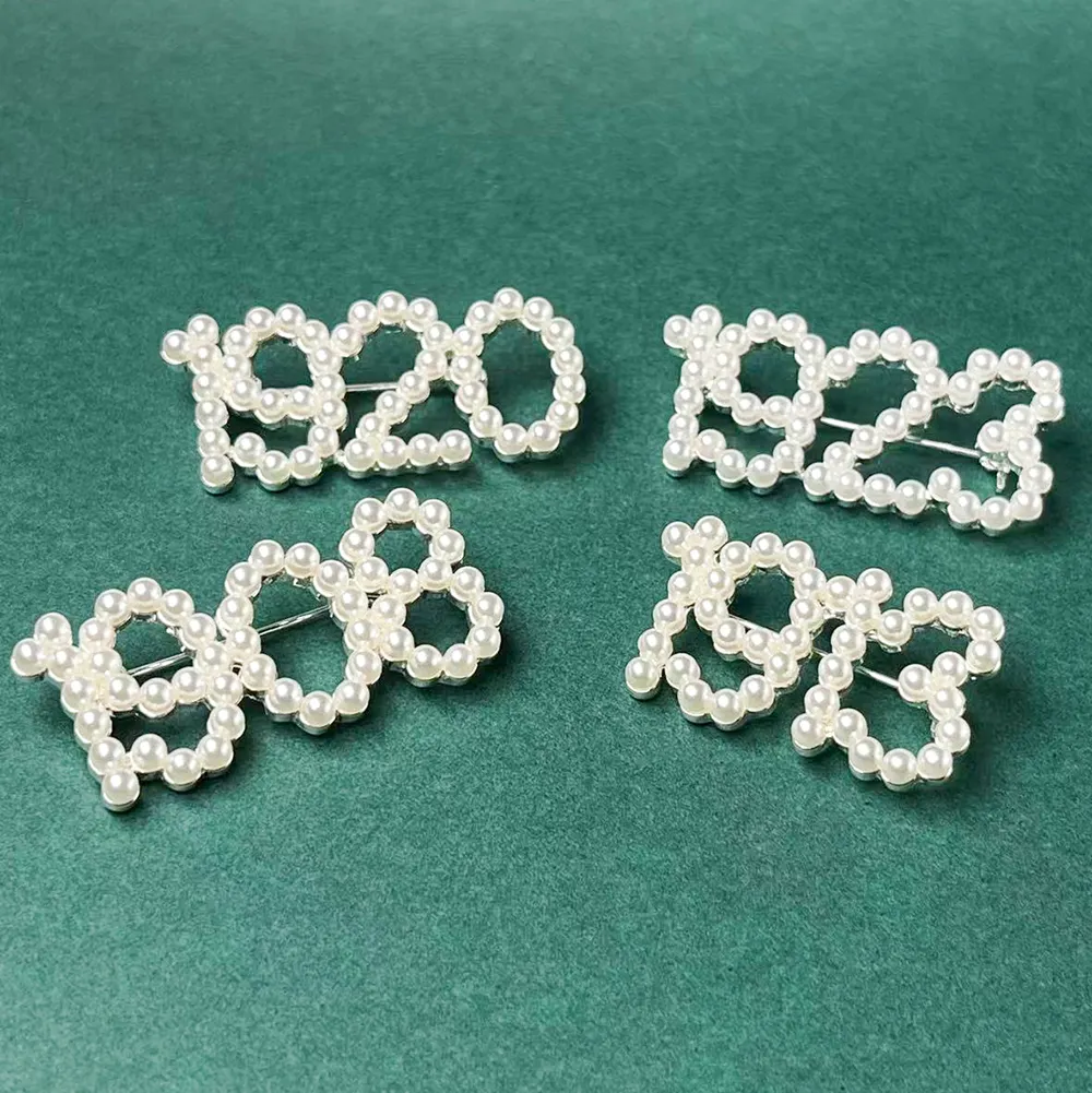 Broches elegantes personalizados de alta calidad para mujer, Pin de perla blanca, 1908, 1920, 1913, 1923, Pin con número