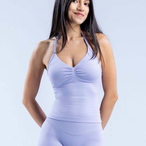 Débardeur de yoga sans couture à col halter en nylon haute élasticité pour femme, modèle original Impact Longline Strappy Top, le plus vendu - Product Image 3