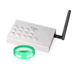 Đơn giản cầm tay điều khiển từ xa cho tương tác bóng <span class=keywords><strong>LED</strong></span> nhấp nháy Vòng đeo tay ánh sáng <span class=keywords><strong>LED</strong></span> Whisky Glass Foam Stick Lightstick - Product Image 1