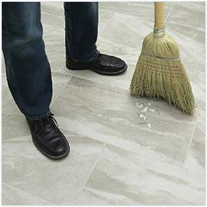 Escobas para Almacenes Boardwalk BWKBR10001 100% de Fibra de Maíz, 60 Unidades Negras/Naturales, 6/Caja, para Exteriores y Patio - Product Image 2