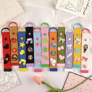 Porte-clés personnalisé vierge coloré en nylon/polyester de Corée du Sud, avec bande de tissu brodée à la main, pour bagages - Product Image 2
