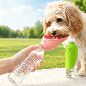 Nuovissima Bottiglia d'Acqua Portatile Ecologica in Silicone per Cani con Ciotola Ovale Universale e Attacco per Bottiglia Minerale per Viaggi e Passeggiate all'Aperto - Product Image 1