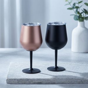 Copa de Acero Inoxidable Aislada y Brillante con Base de Silicona Antideslizante, Apta para Lavavajillas, Elegante y Moderna, para Vino o Cócteles - Product Image 1