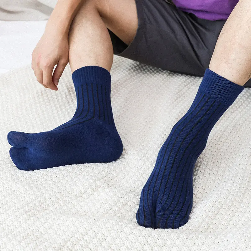 Autumn Winter Men Plain Color Japanese Sandal Tabi Separate Toe Sock Indoor Floor 2 Toe Socks 2 Finger Crew Dress Socks For Male