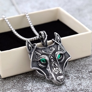 Colgantes y Amuletos Personalizados de Acero Inoxidable Únicos: Cabeza de Lobo Fenrir Vikingo, Nudo Celta, Ojo de Cristal, Mitología Nórdica - Product Image 3