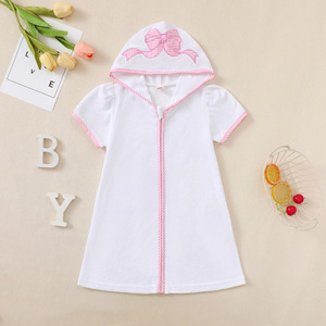 Telo da bagno in cotone per bambini con fiocco ricamato con cappuccio estivo - Product Image 1
