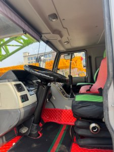 Grue mobile d'occasion de marque chinoise Zoomlion 80 tonnes, en bon état de fonctionnement. - Product Image 5