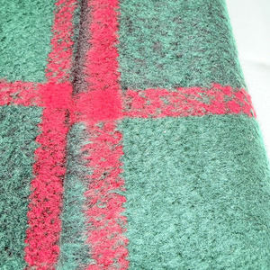 Durable 530GSM Heavyweight Coating Material 20% <strong>Wool</strong> 80% Polyester Green <strong>Red</strong> Plaid <strong>Wool</strong> Fabric for Daily Winter Coat Jacket - Product Image 1