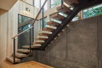 Trouvez des escaliers similaires à l'Icon Straight Mono Stringer avec rampe personnalisée, marches en hêtre européen, configurations en forme de L/U
