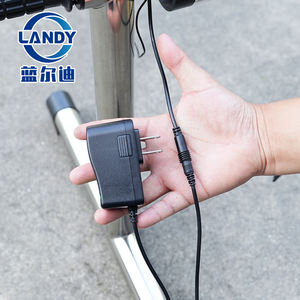 Enrouleur de <span class=keywords><strong>couverture</strong></span> solaire <span class=keywords><strong>pour</strong></span> <span class=keywords><strong>piscine</strong></span> Landy 12V 86D-E en alliage d'aluminium, enrouleur de <span class=keywords><strong>couverture</strong></span> solaire pratique et rechargeable <span class=keywords><strong>pour</strong></span> <span class=keywords><strong>piscine</strong></span> enterrée - Product Image 5