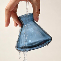 Bouteille en verre plate en forme d'heure de prière/conique de 250 ml, nouveau design, directement de l'usine, avec pulvérisateur à pompe, disponible en noir/ambre/bleu transparent/blanc