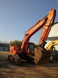 รถขุด Develon 95% สภาพใหม่ ยี่ห้อญี่ปุ่น Doosan รุ่น DH225LC-7 ปี 2018 เครื่องยนต์ DB58TIS น้ำหนัก 25 ตัน บุ้งกี๋ขนาด 0.8 ลูกบาศก์เมตร กำลัง 110 กิโลวัตต์ สภาพดี ราคาถูก - Product Image 6