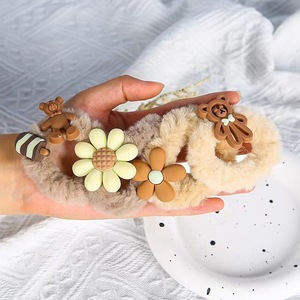 Coletero de Felpa con Cuerda de Tela de Colores Mezclados, Hecho a Mano, Accesorio Casual para el Cabello, Primavera 2023, Origen Yiwu - Product Image 4