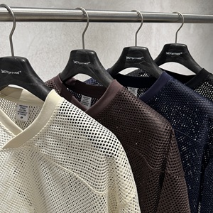 <span class=keywords><strong>T</strong></span>-<span class=keywords><strong>shirt</strong></span> décontracté pour <span class=keywords><strong>homme</strong></span> en maille ajourée, coupe ample et large, <span class=keywords><strong>col</strong></span> en <span class=keywords><strong>V</strong></span>, manches courtes, style streetwear américain, idéal pour l'é<span class=keywords><strong>t</strong></span>é - Product Image 1