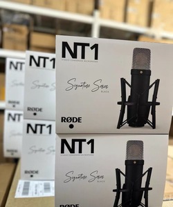 Microphone à condensateur de studio <span class=keywords><strong>RODE</strong></span> <span class=keywords><strong>NT1</strong></span> Signature, réponse en fréquence lisse et haute sensibilité pour une balance et une clarté incroyables - Product Image 1