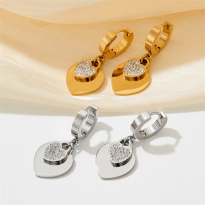 Conjunto de Joyería en Oferta, Acero Inoxidable, Cierre OT, Zirconia de Buena Calidad, Cadena con Baño de Oro, Collar con Colgante de Corazón de Cristal - Product Image 4
