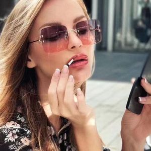 Lunettes de soleil carrées sans monture de luxe pour femmes, protection UV400, verres PC, monture dorée, lunettes de soleil tendance - Product Image 3