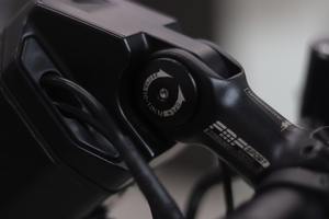 Remolque para <span class=keywords><strong>Silla</strong></span> <span class=keywords><strong>de</strong></span> <span class=keywords><strong>Ruedas</strong></span> Manual con <span class=keywords><strong>Motor</strong></span> <span class=keywords><strong>de</strong></span> Cubo <span class=keywords><strong>de</strong></span> 16 Pulgadas y 800W, 48V, Handcycle Eléctrico con Capacidad <span class=keywords><strong>de</strong></span> 120 kg, Terapia <span class=keywords><strong>de</strong></span> Rehabilitación - Product Image 5