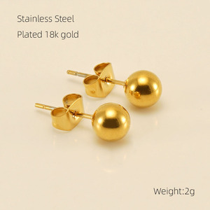 Boucles d'oreilles Huggie en acier inoxydable plaqué or 18 carats imperméables BM pour femmes Style de <span class=keywords><strong>goujon</strong></span> à la mode avec pierre principale en Zircon - Product Image 4