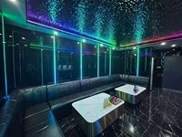 Cabina de Karaoke Modular Móvil Prefabricada en Contenedor con Iluminación LED de Lujo e Insonorización para Bar en Casa/Fiestas/Entretenimiento
