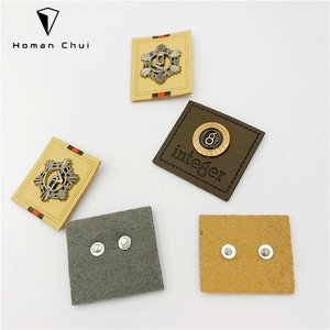 Écussons/badges en métal et cuir personnalisés en relief pour vêtements - Product Image 2