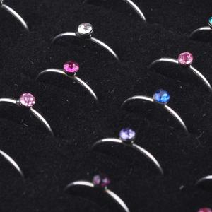 40 pièces/boîte Anneaux de <span class=keywords><strong>nez</strong></span> en <span class=keywords><strong>strass</strong></span> Acier inoxydable 316L Bijoux de <span class=keywords><strong>piercing</strong></span> pour narine Anneau de <span class=keywords><strong>nez</strong></span> 8mm Cartilage Tragus Boucle d'oreille fine - Product Image 2