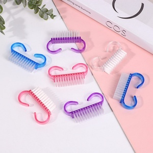 Petite brosse à ongles en corne de bœuf avec manche en plastique pour le nettoyage des ongles, le soin des ongles, le nail art, le maquillage et les salons de manucure - Product Image 6