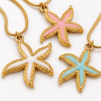 Collier Pendentif Étoile de Mer Émaillée Prêt à Expédier, Chaîne Serpent Plaqué Or en Acier Inoxydable 316L, Accessoire de Mode Estivale en Gros