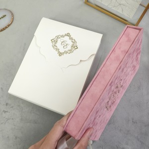 Charmantes invitations <span class=keywords><strong>de</strong></span> mariage é<span class=keywords><strong>l</strong></span>égantes en velours rose, présentées dans une boîte avec un <span class=keywords><strong>miroir</strong></span> <span class=keywords><strong>de</strong></span> forme spéciale en acrylique rose doré, Caixa Convite <span class=keywords><strong>de</strong></span> luxe - Product Image 6