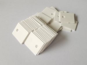 Isolateur en céramique d'alumine Al2O3 24 W/m.<span class=keywords><strong>K</strong></span> TO220, TO247, TO264, TO3P Tampon en céramique Mosfet à haute conductivité thermique - Product Image 4