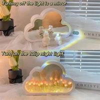 Nuage tulipe bricolage fait à la main veilleuse ornement de bureau créatif et cadeau pour la saint-valentin miroir fleur dans l'atmosphère de la mer
