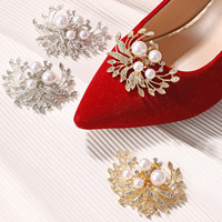 Boucle de décoration pour chaussures en alliage métallique et verre, forme de fleur, strass brillants détachables, pour chaussures à talons hauts de mariage