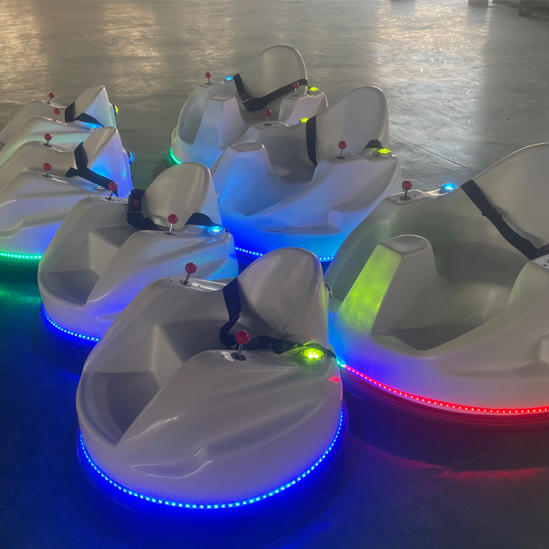 Высокое качество, на заказ, 6 в, с пультом дистанционного управления, светодиодные огни, вращение на 360 градусов, электрическая арена для детей, катание на бампере